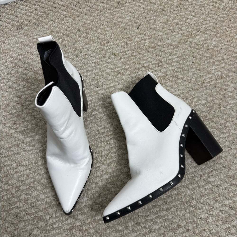 Charles by Charles Polar white leather ankle boots heeled studded pointe toe 9
